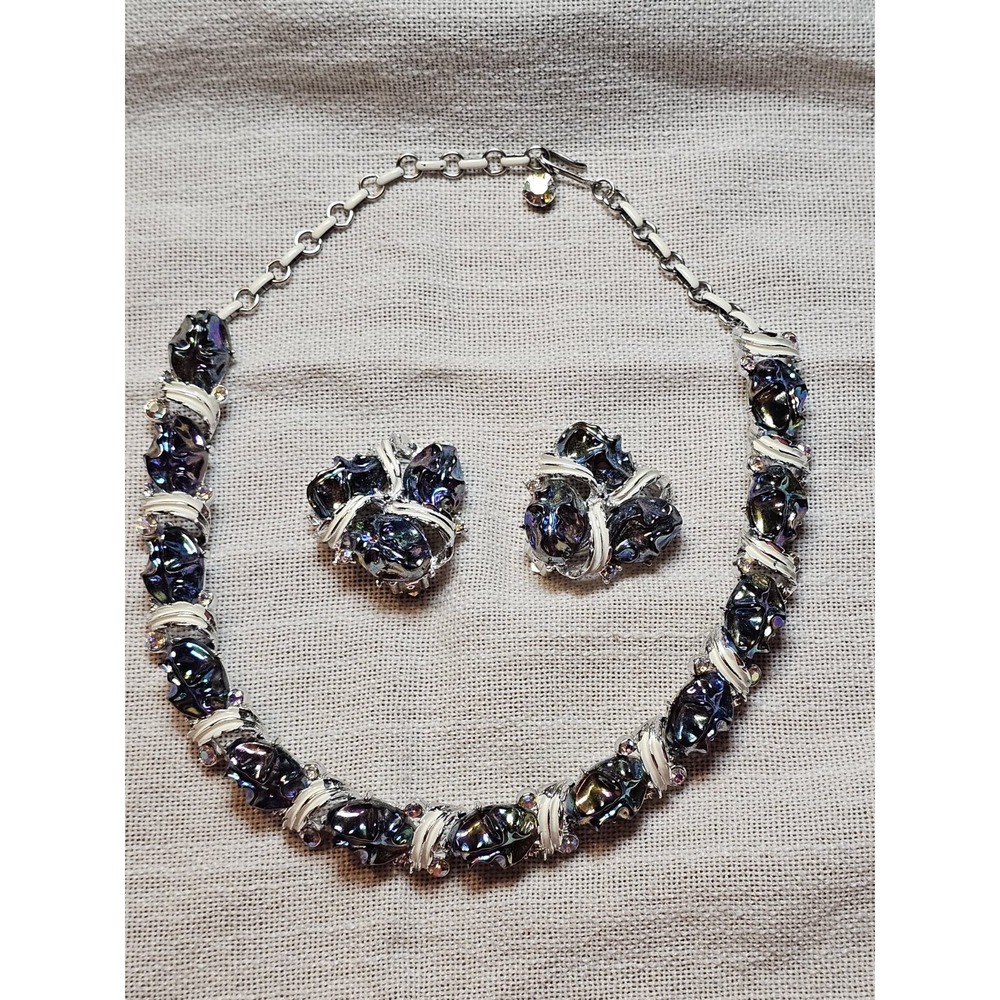 Vintage Unsigned Designer Lava Rock  Necklace And Clip On Earrings Set